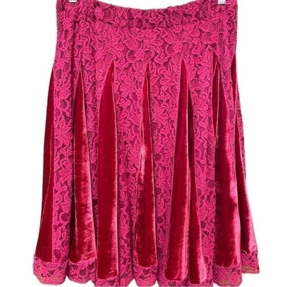 𝅺SUSAN Graver skirt, size L, godets, velvet with lace overlay, drapes well - Picture 1 of 4